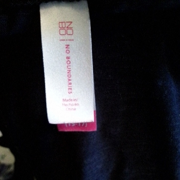 No Boundaries Navy and White Women's Top - Picture 2 of 6